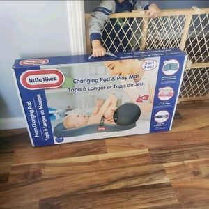 new little tikes changing pad/ tummy time mat